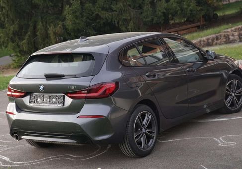 BMW 118, 2021