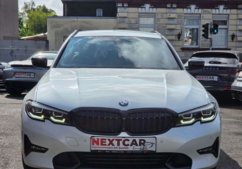 BMW 330, 2019