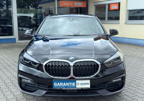 BMW 118, 2021