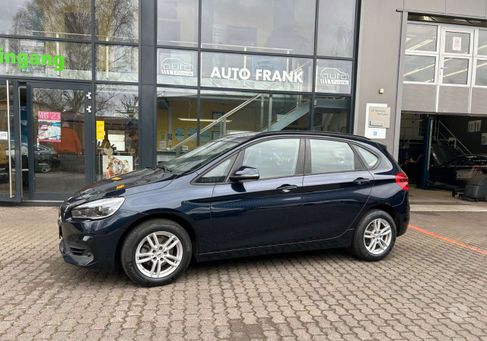 BMW 216, 2018