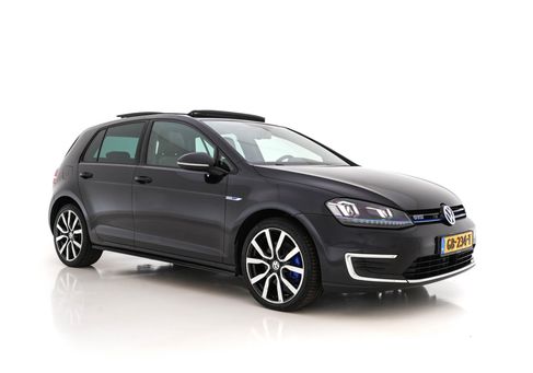 Volkswagen Golf, 2015