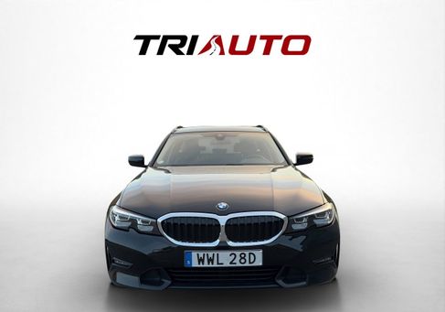 BMW 330, 2021