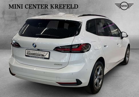 BMW 220, 2025 2