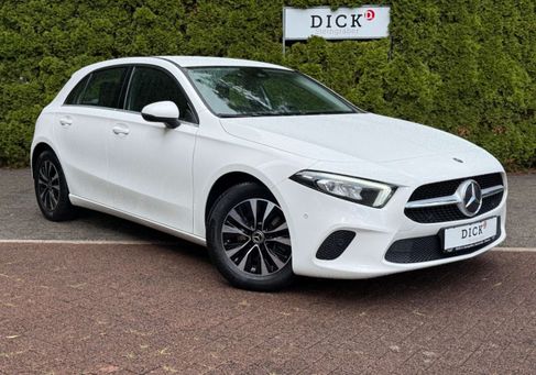 Mercedes-Benz A 200, 2022