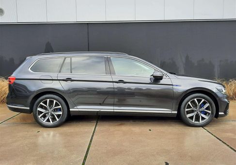 Volkswagen Passat, 2021