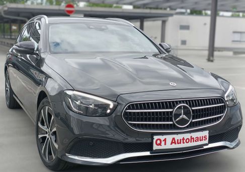 Mercedes-Benz E 300, 2022