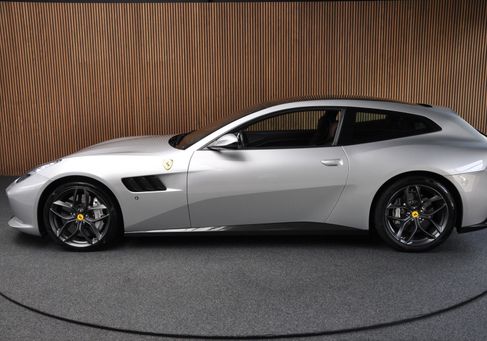 Ferrari GTC4Lusso, 2018