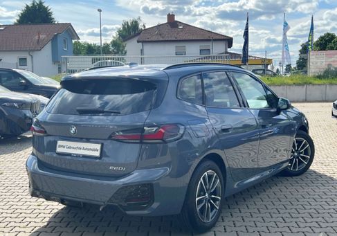 BMW 220, 2025 2