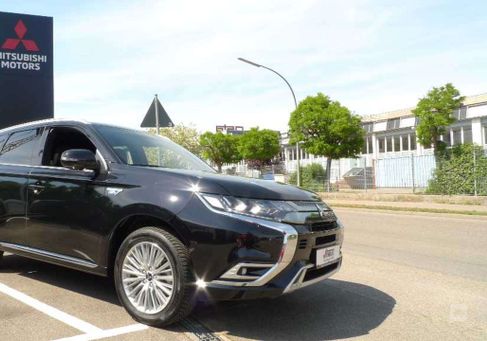 Mitsubishi Outlander, 2021