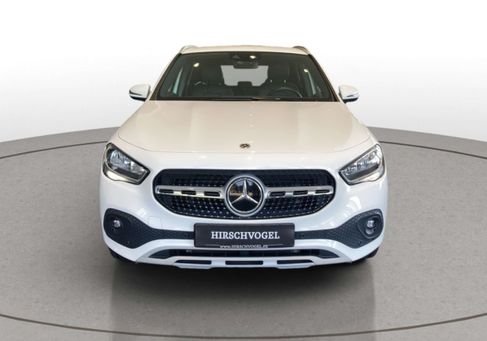 Mercedes-Benz GLA 200, 2021 3