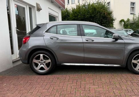 Mercedes-Benz GLA 180, 2019