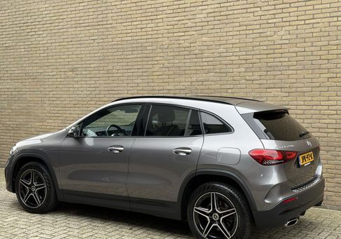 Mercedes-Benz GLA 250, 2022