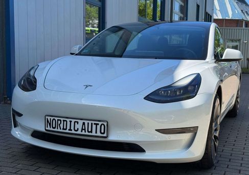Tesla Model 3, 2022