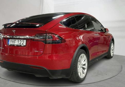 Tesla Model X, 2017