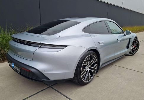 Porsche Taycan, 2021