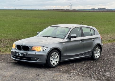 BMW 118, 2011