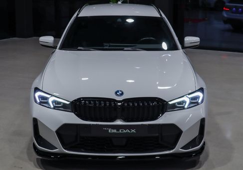 BMW 330, 2024 3