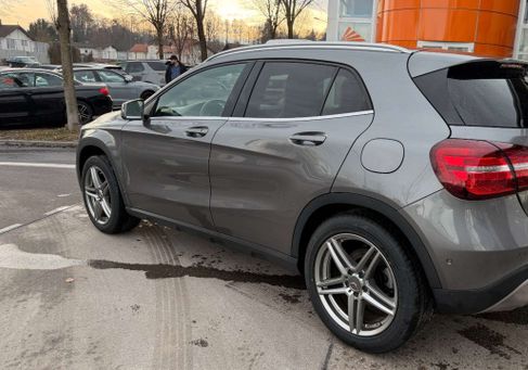 Mercedes-Benz GLA 220, 2018