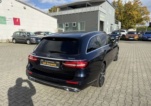 Mercedes-Benz E 300, 2022