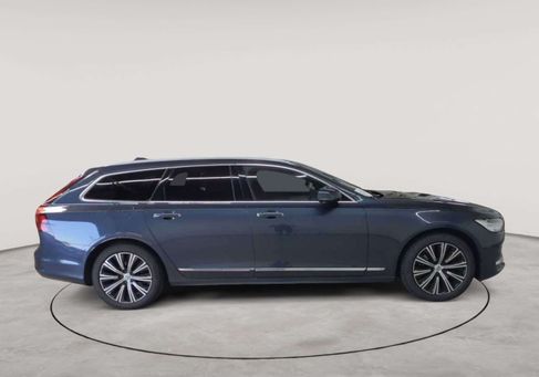 Volvo V90, 2022