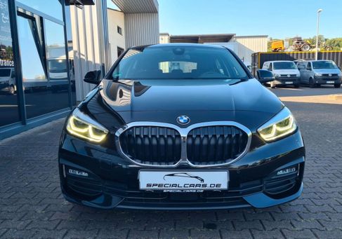 BMW 120, 2023