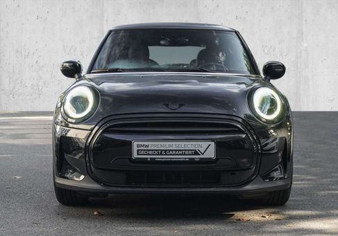 MINI ONE, 2022