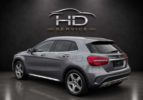 Mercedes-Benz GLA 200, 2019 3