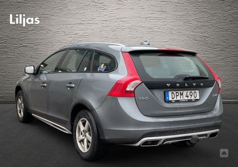 Volvo V60 Cross Country, 2018