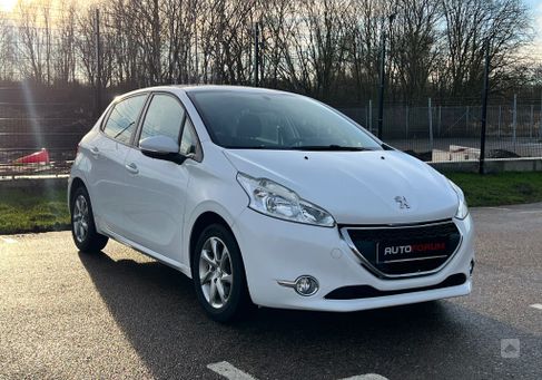 Peugeot 208, 2013