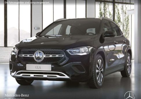 Mercedes-Benz GLA 180, 2022
