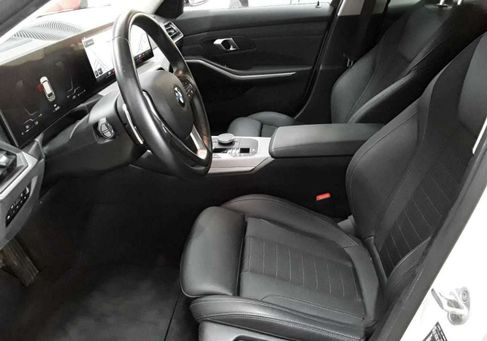 BMW 318, 2023
