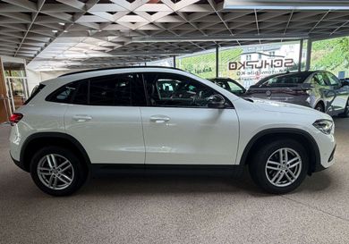 Mercedes-Benz GLA 180, 2022