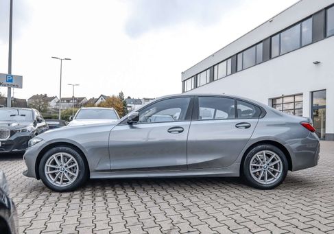 BMW 318, 2023