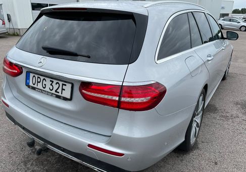 Mercedes-Benz E 200, 2020 3