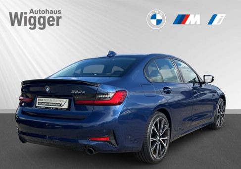BMW 330, 2021 3
