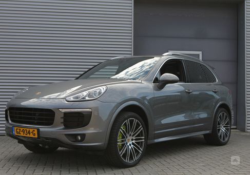 Porsche Cayenne, 2015