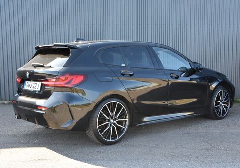 BMW 118, 2021