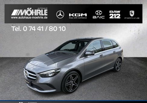 Mercedes-Benz B 200, 2022