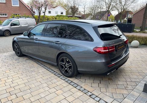 Mercedes-Benz E 300, 2022 3