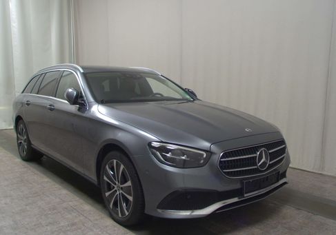 Mercedes-Benz E 300, 2022