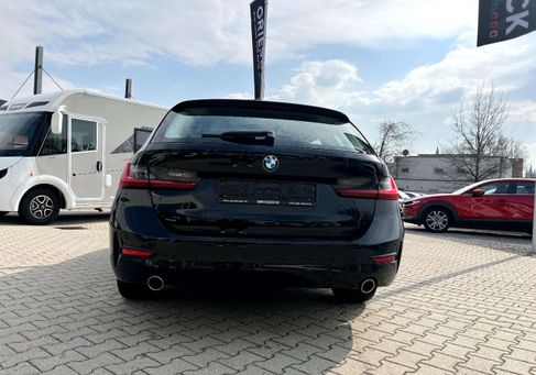 BMW 318, 2022