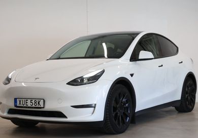 Tesla Model Y, 2024