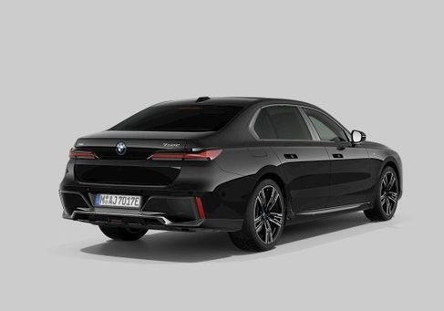 BMW 750, 2024 2