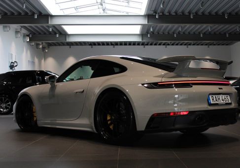 Porsche, 2024