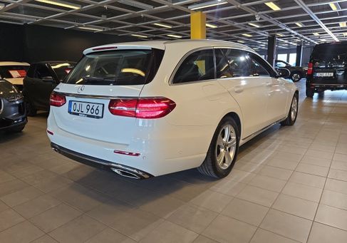 Mercedes-Benz E 200, 2018 3