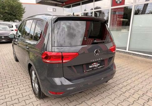Volkswagen Touran, 2025 3