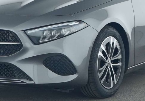 Mercedes-Benz A 200, 2025