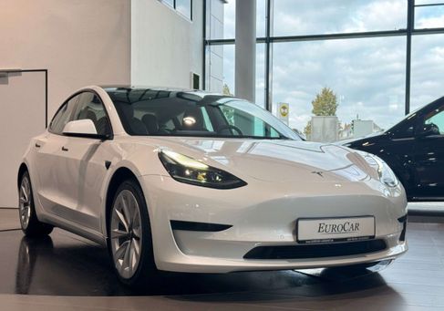 Tesla Model 3, 2022 3