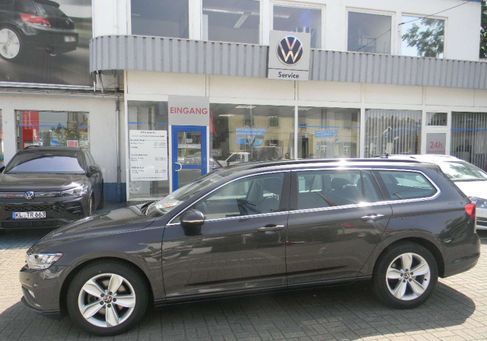 Volkswagen Passat Variant, 2023