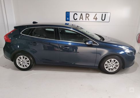 Volvo V40, 2015